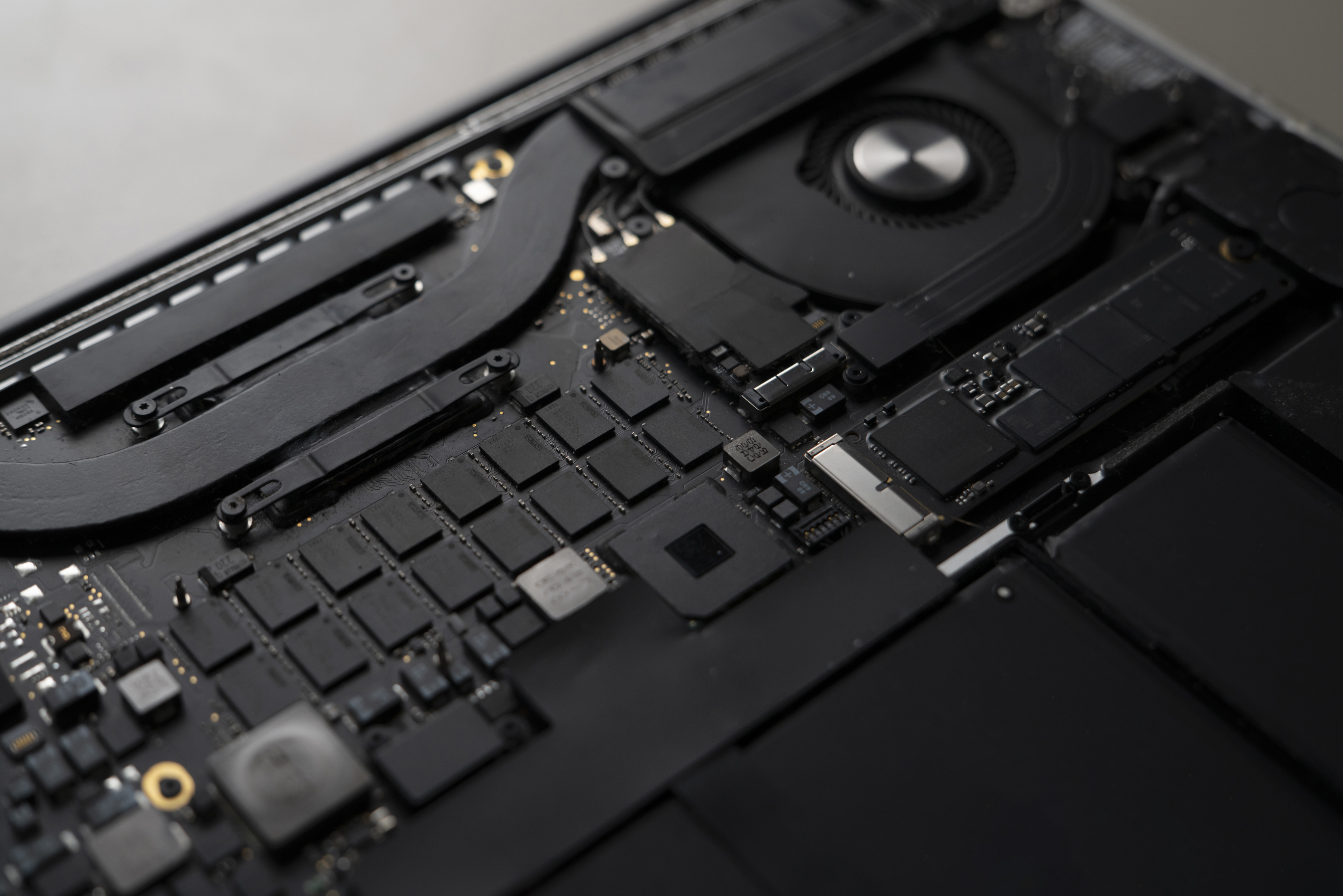 Laptop repair for Earlsfield and SW18 customers in South West London