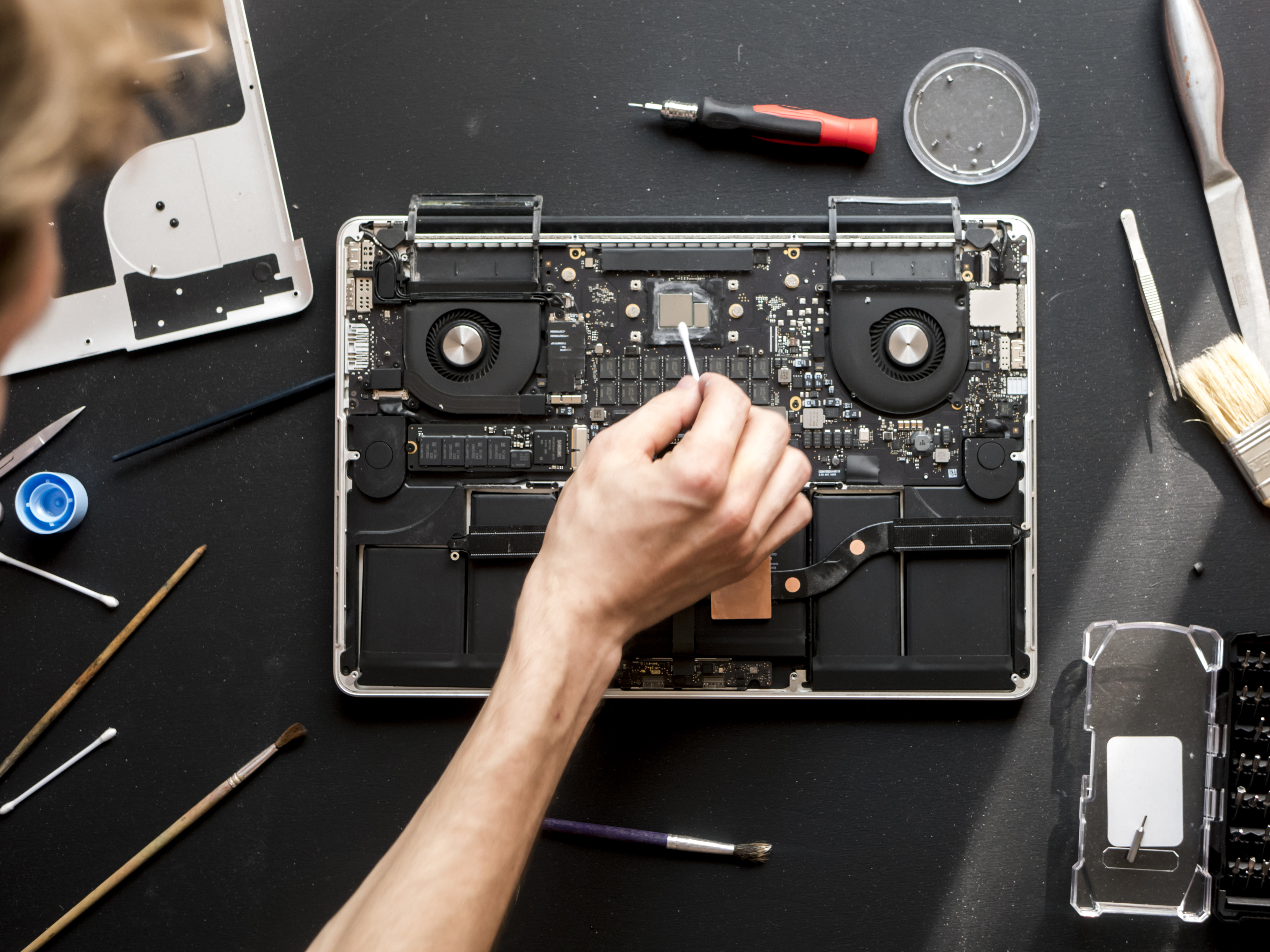 Laptop and MacBook repair for Wimbledon customers in South West London