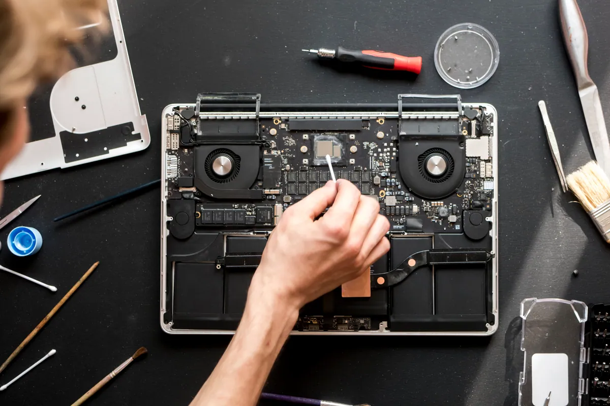 Laptop and MacBook repair for Wimbledon customers in South West London